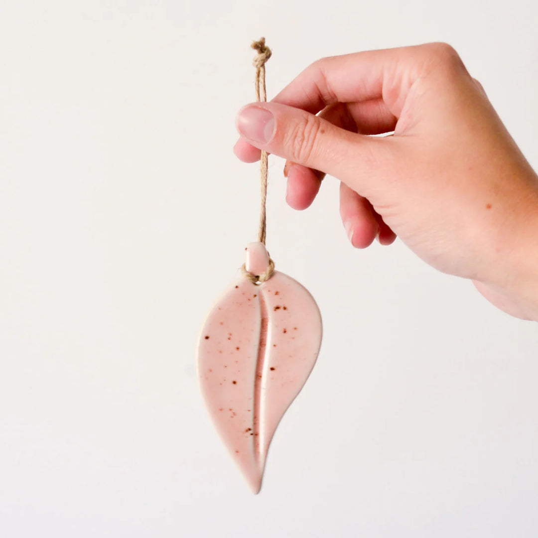 AUTUMN PINKS EUCALYPTUS LEAF GIFT BOX